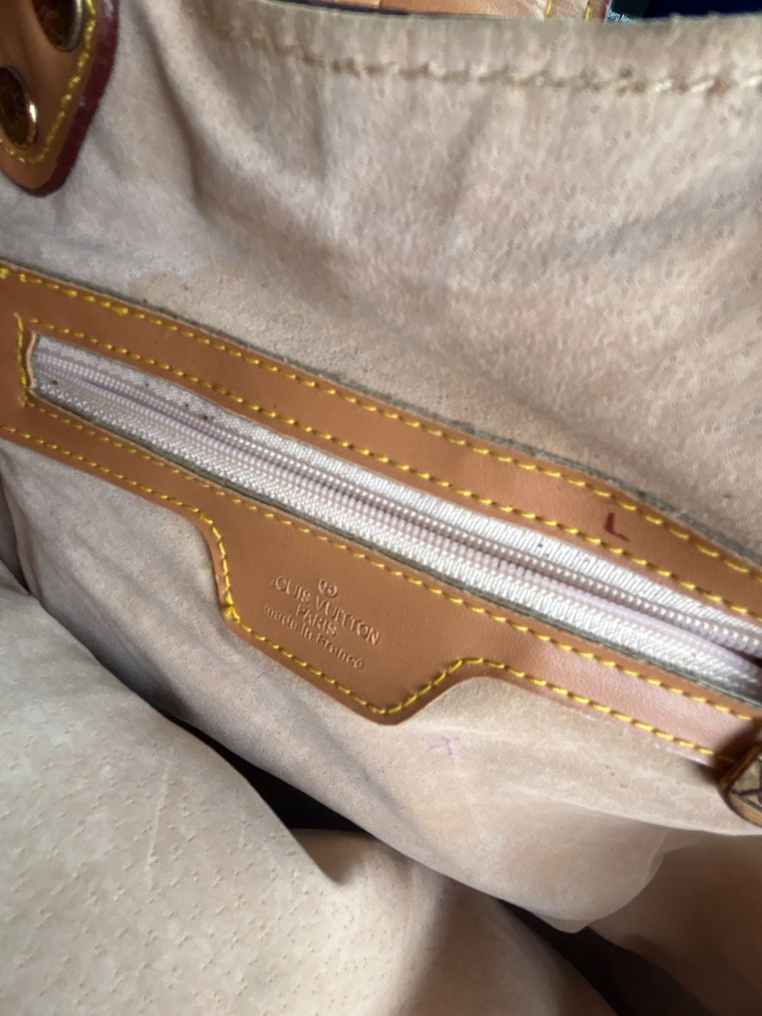 Louis Vuitton Theda GM 4