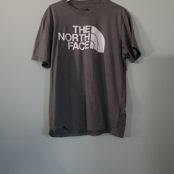 Gorpcore Outdoorstyle The North Face Men's Grey T-Shirt