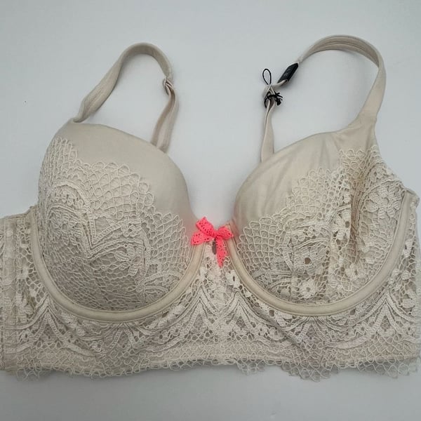 Victoria's Secret Body by Victoria Lined Demi Bra 34D Beige Lace