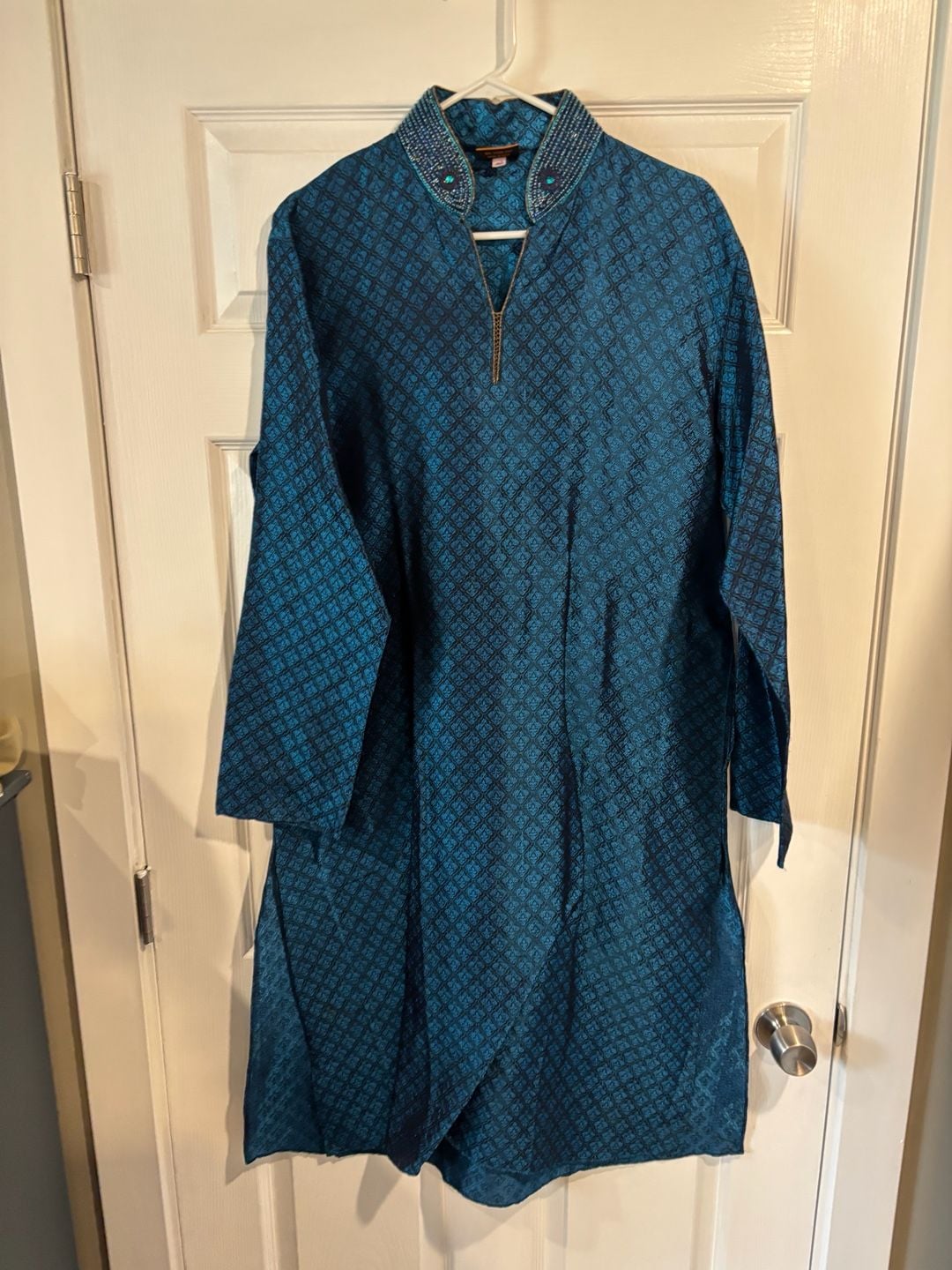 Buy DIWAS BY MANYAVAR Men's Satin Sequinned Placket Kurta Set (Teal Blue,XXL) at Amazon.in 1