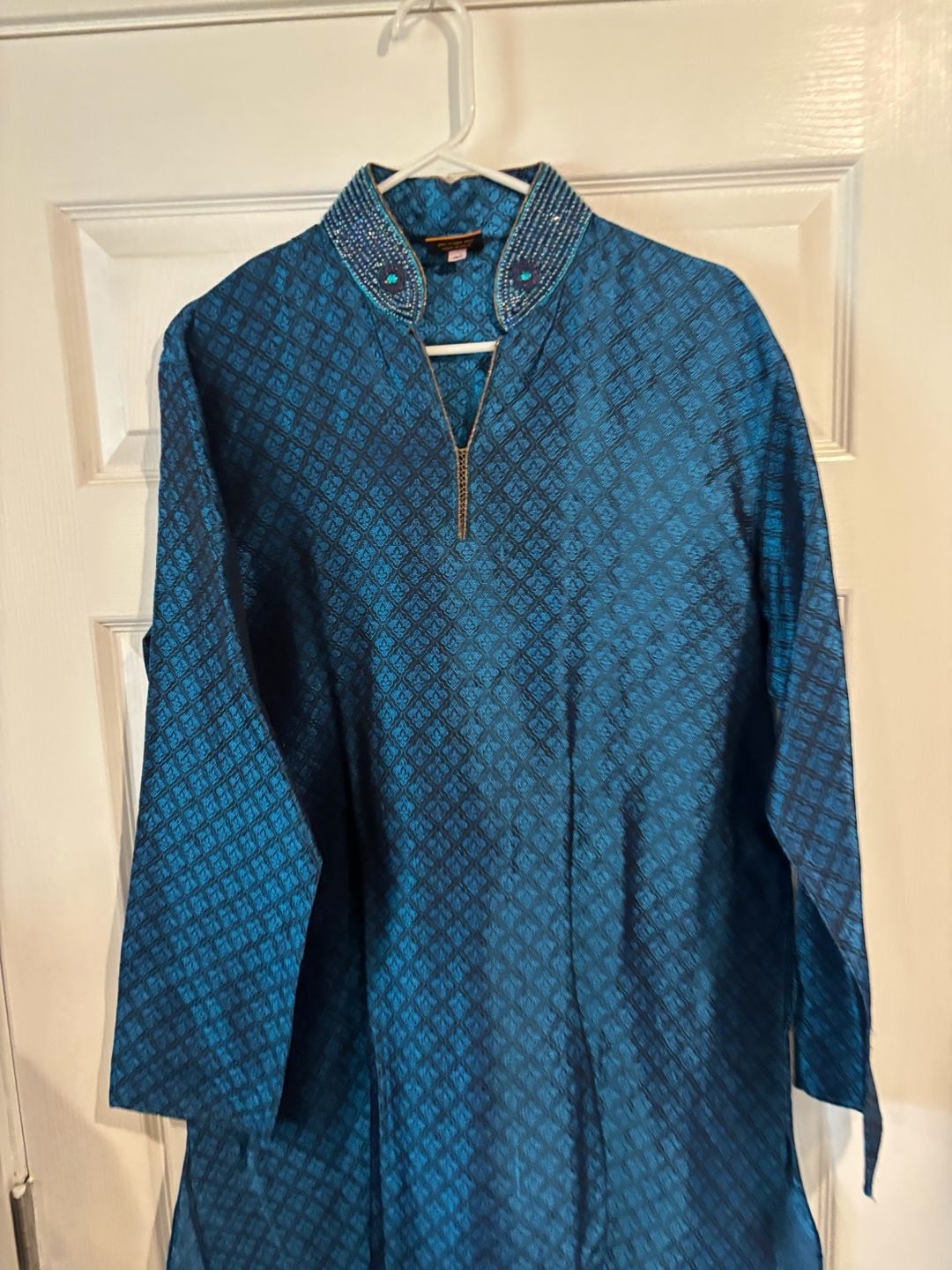 Buy DIWAS BY MANYAVAR Men's Satin Sequinned Placket Kurta Set (Teal Blue,XXL) at Amazon.in 3