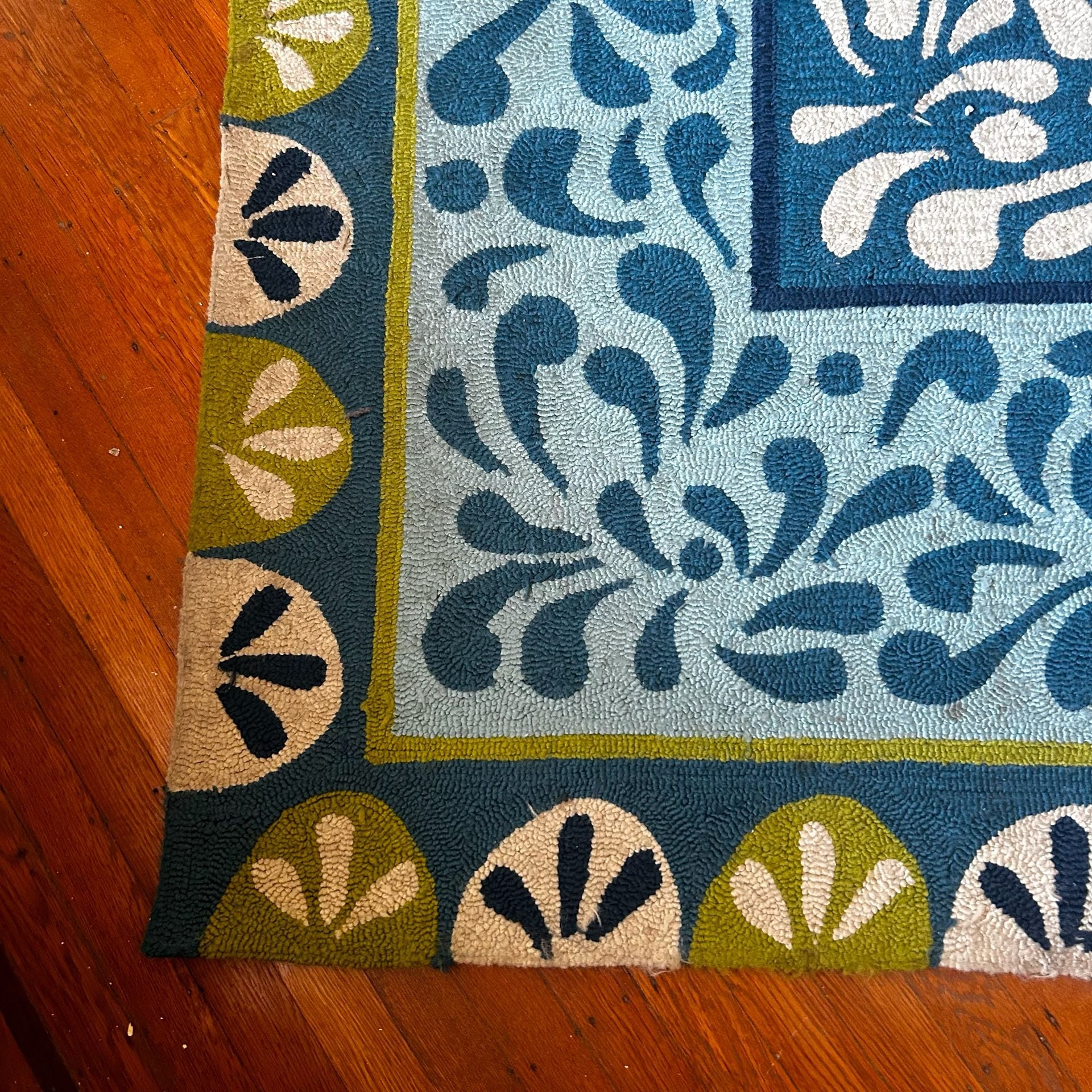 Grandin Road Colorfields Laurel Border Indoor/Outdoor Hand-Hooked Area Rug 2