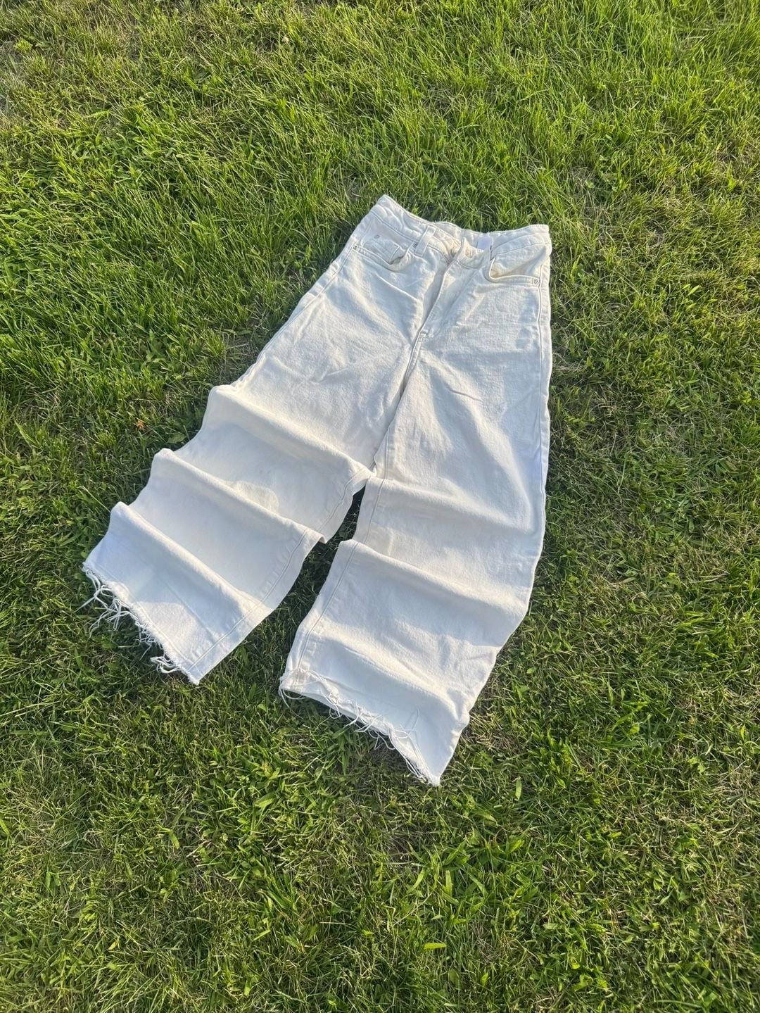 H&M &DENIM High-Waist White Culotte Jeans 1