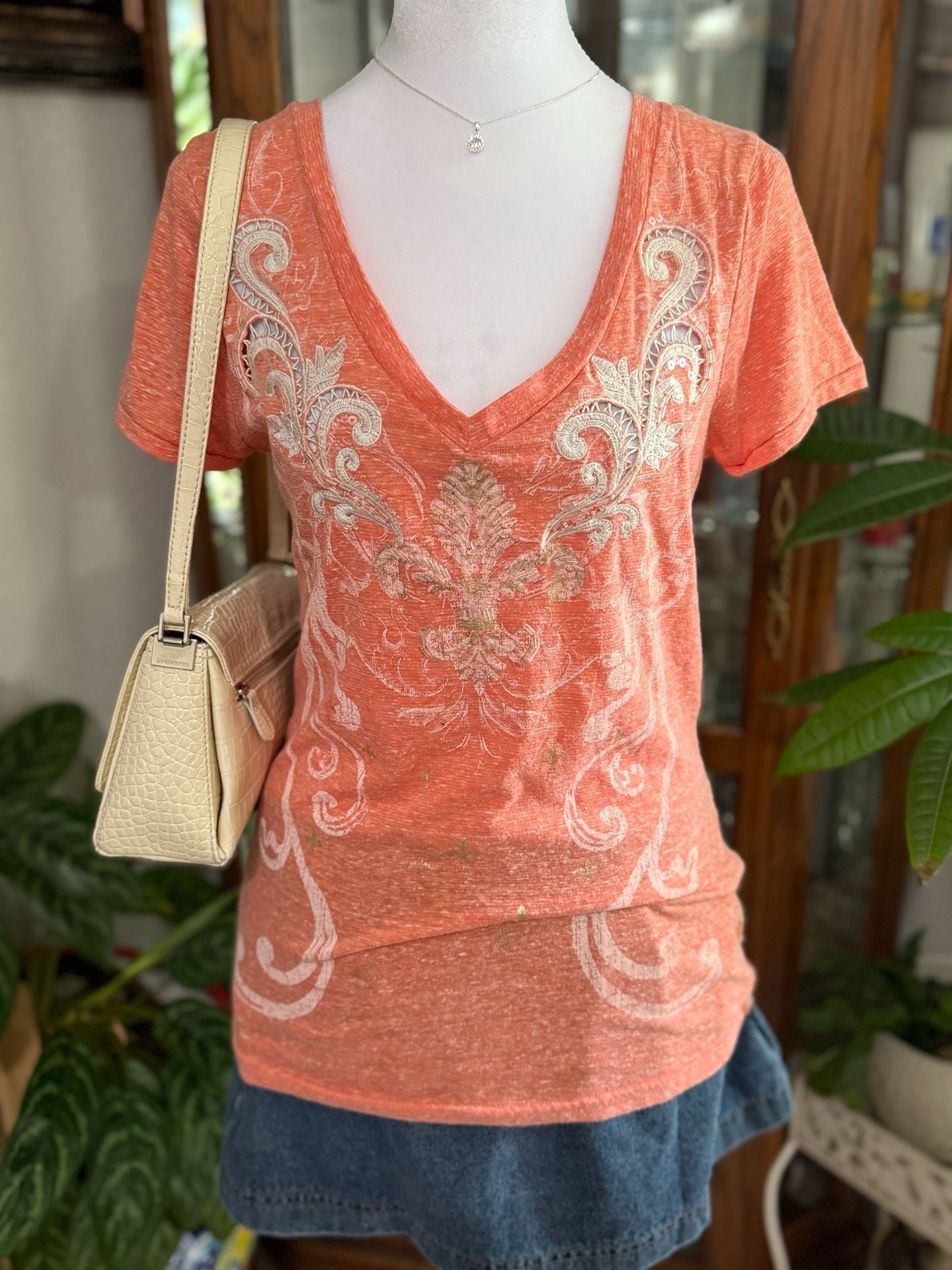 y2k Roar Women's Coral V-Neck T-Shirt 2