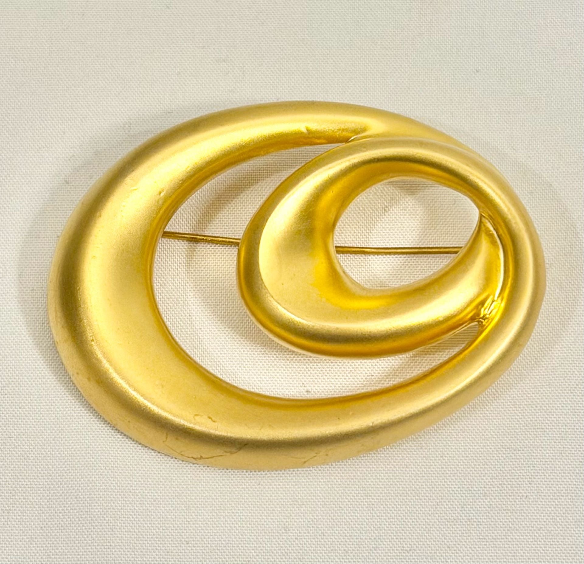 Vintage Large Gold Tone Sculptural Spiral Statement Brooch 2