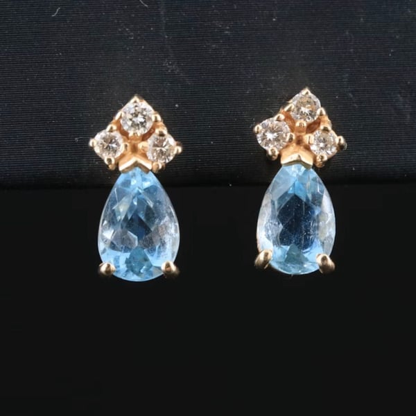 14k Yellow Gold Pear-Shaped Aquamarine and Diamond Dangle Earrings