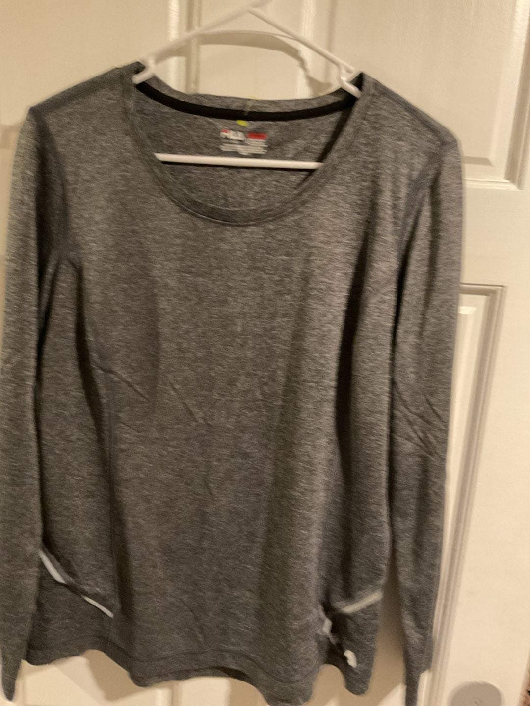 Fila Activewear Women's Relaxed Fit Lightweight Crewneck Long Sleeve Tunic Top 1