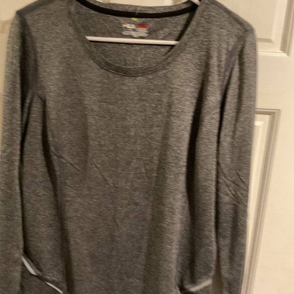 Fila Activewear Women's Relaxed Fit Lightweight Crewneck Long Sleeve Tunic Top