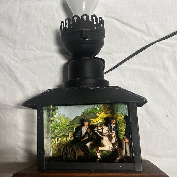 Vintage Revolutionary War Diorama Metal Lantern Table Lamp with Leviton Socket
