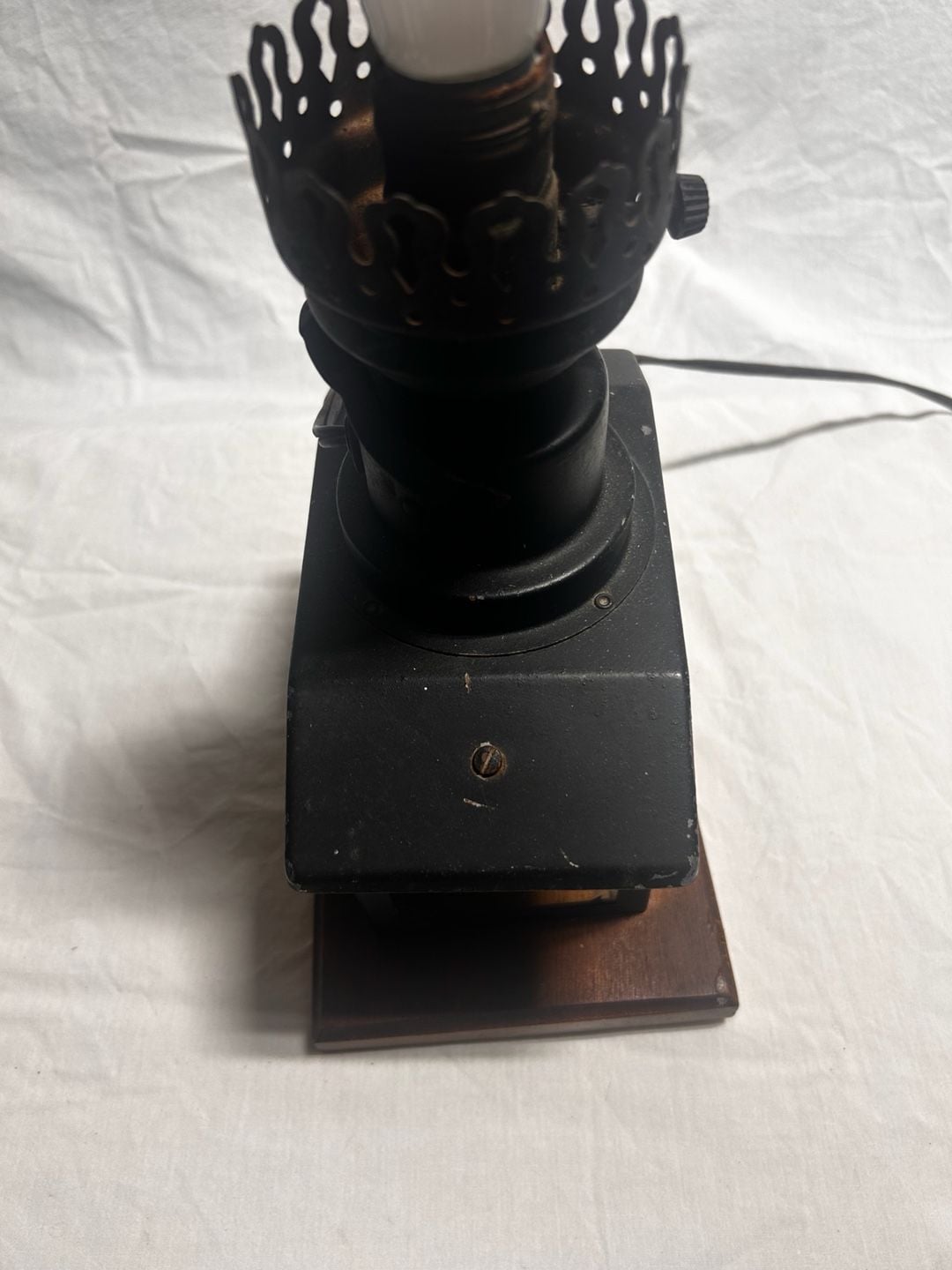 Vintage Revolutionary War Diorama Metal Lantern Table Lamp with Leviton Socket 5