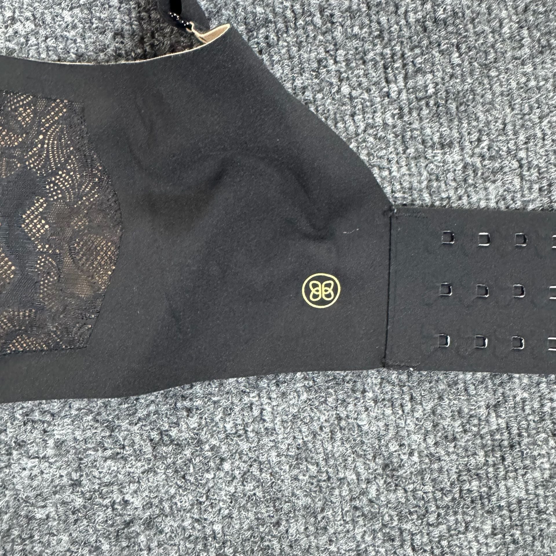 Honeylove Silhouette Bra with Lace Details 2