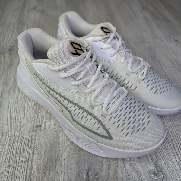 PUMA Women's 8.5 Stewie 1 Basketball Shoes White 378262-04 size 11