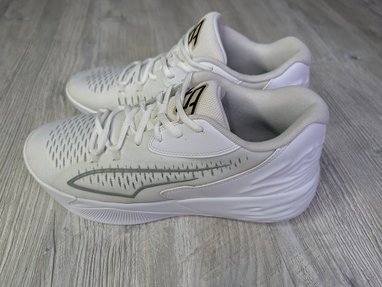 PUMA Women's 8.5 Stewie 1 Basketball Shoes White 378262-04 size 11 5