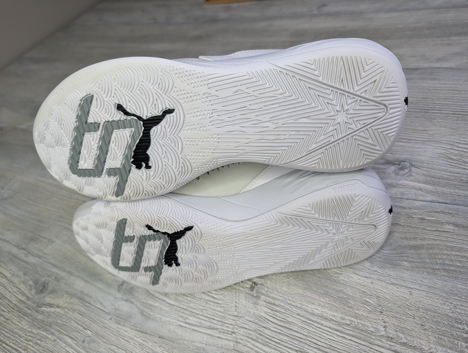 PUMA Women's 8.5 Stewie 1 Basketball Shoes White 378262-04 size 11 8
