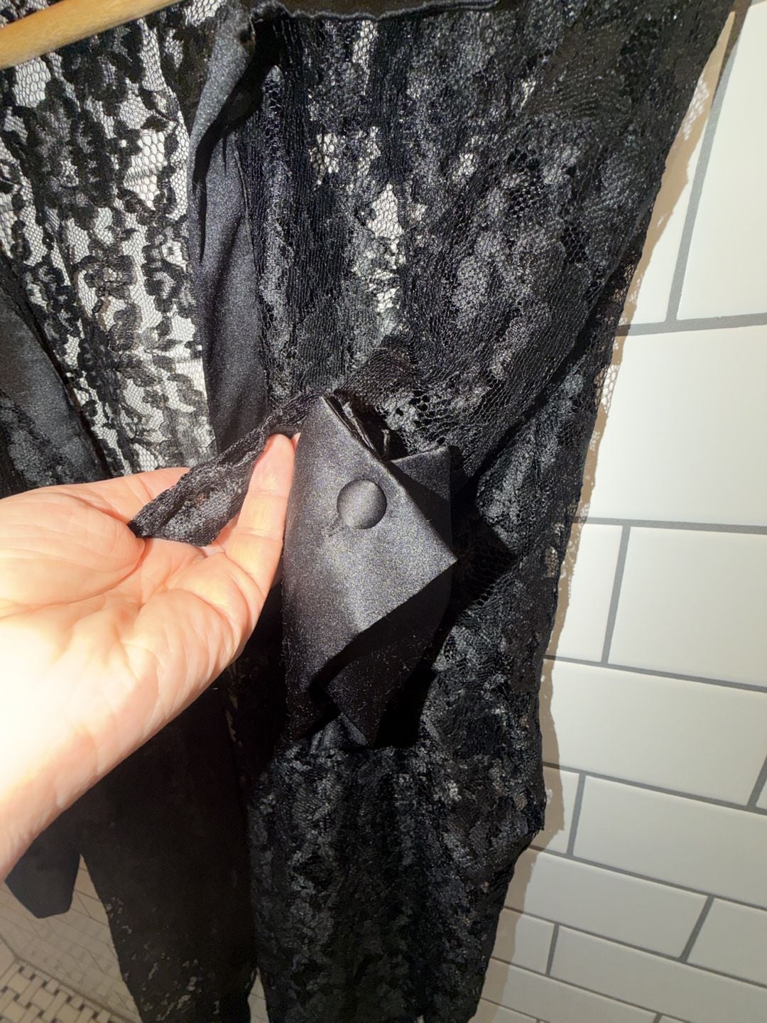 Vintage Victoria's Secret Gold Label Black Sheer Lace Long Sleeve Button-Down Robe 3