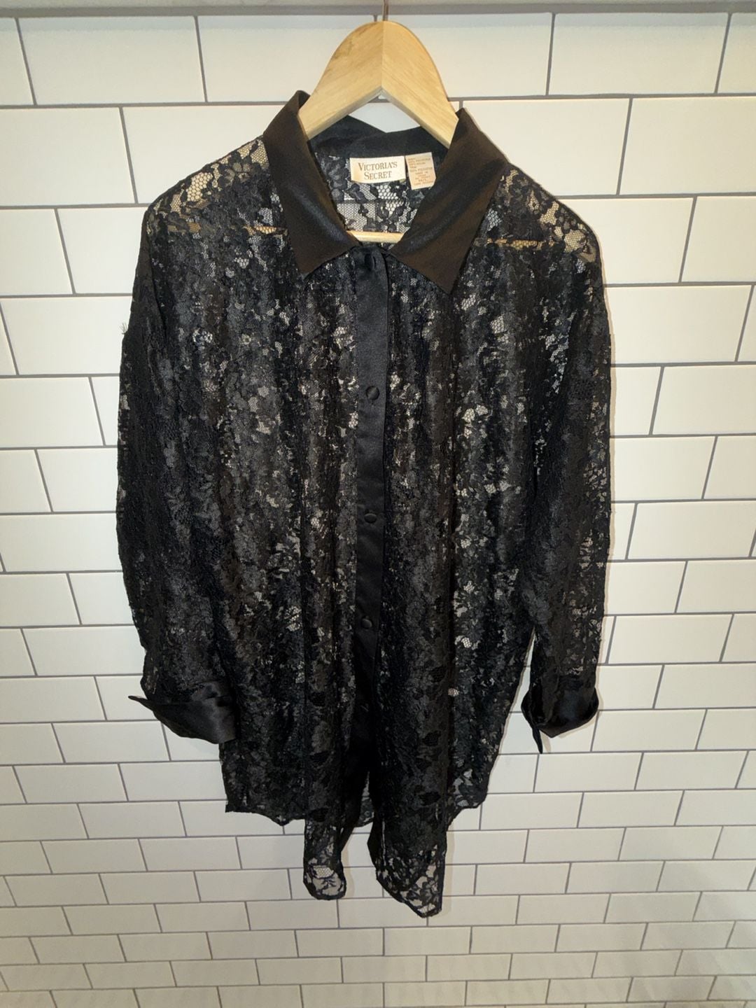 Vintage Victoria's Secret Gold Label Black Sheer Lace Long Sleeve Button-Down Robe 4