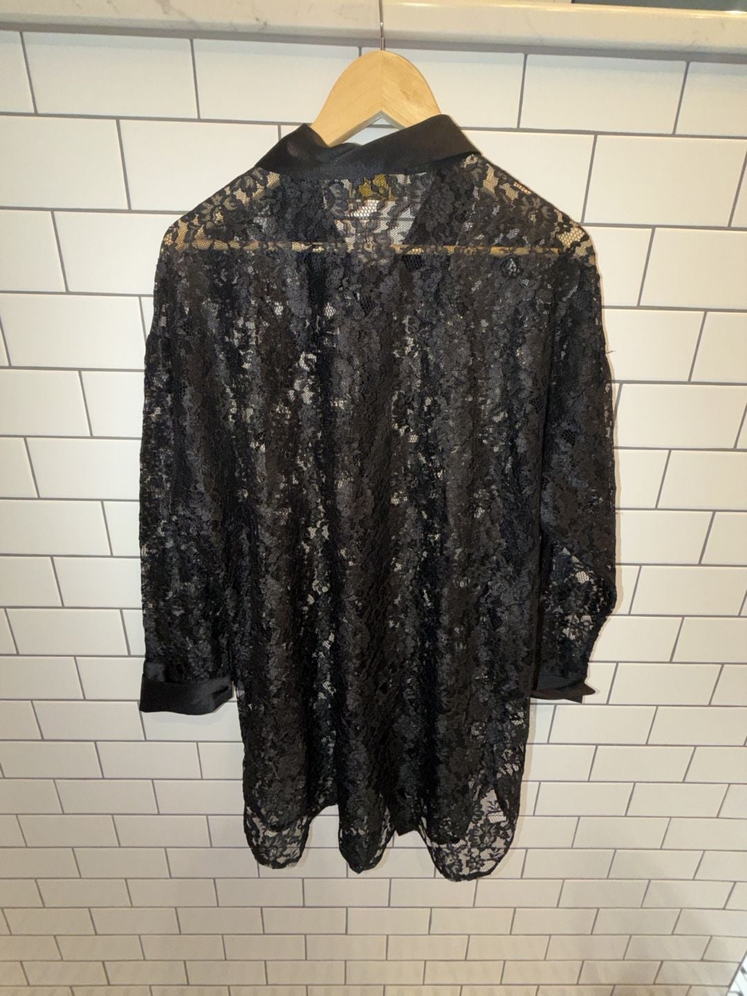 Vintage Victoria's Secret Gold Label Black Sheer Lace Long Sleeve Button-Down Robe 5