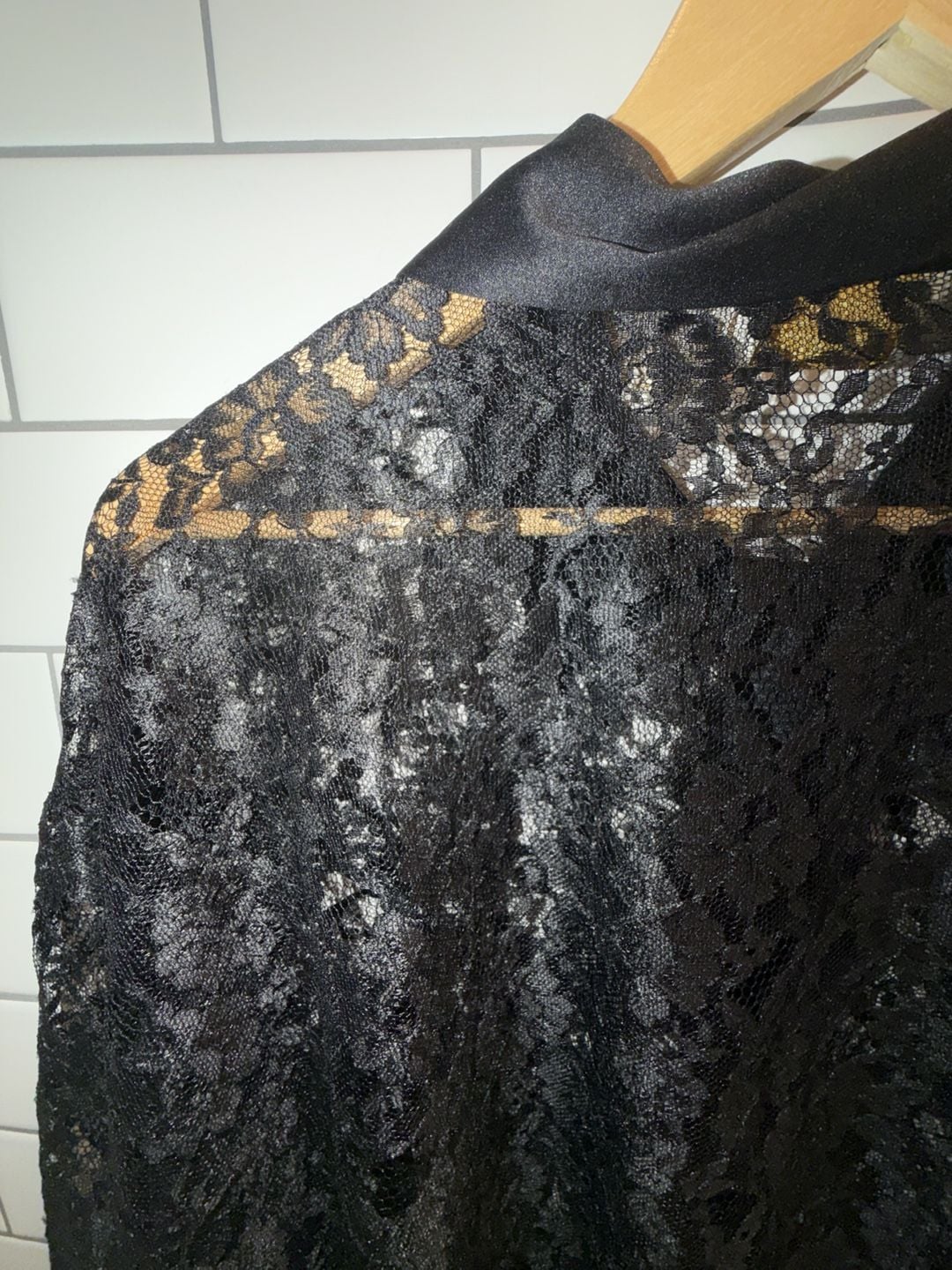 Vintage Victoria's Secret Gold Label Black Sheer Lace Long Sleeve Button-Down Robe 6