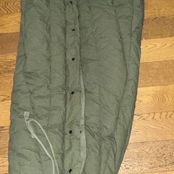 US Military Extreme Cold Weather Down and Polyester Mummy Sleeping Bag