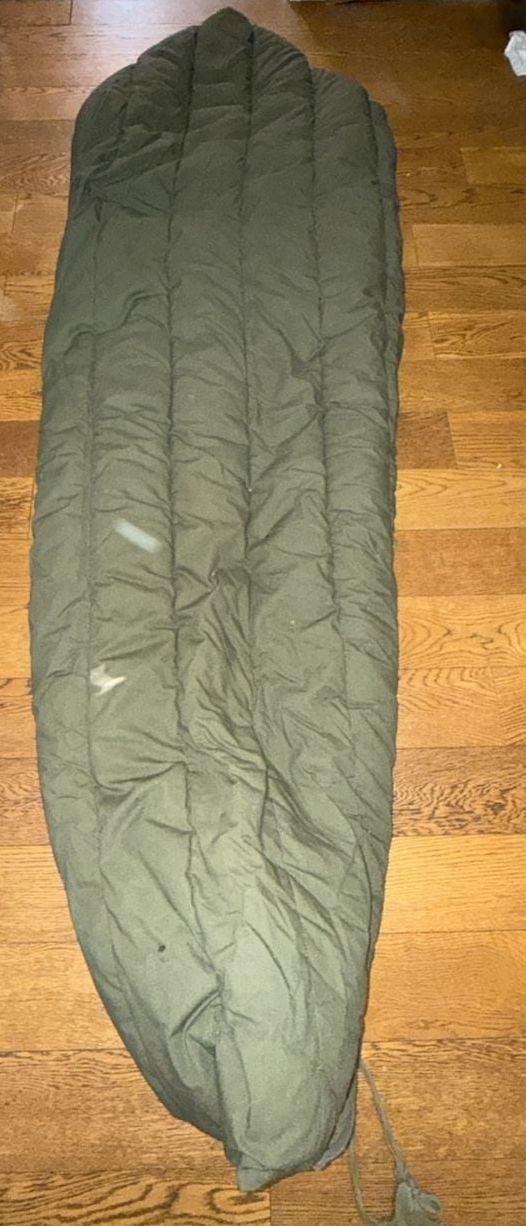 US Military Extreme Cold Weather Down and Polyester Mummy Sleeping Bag 4