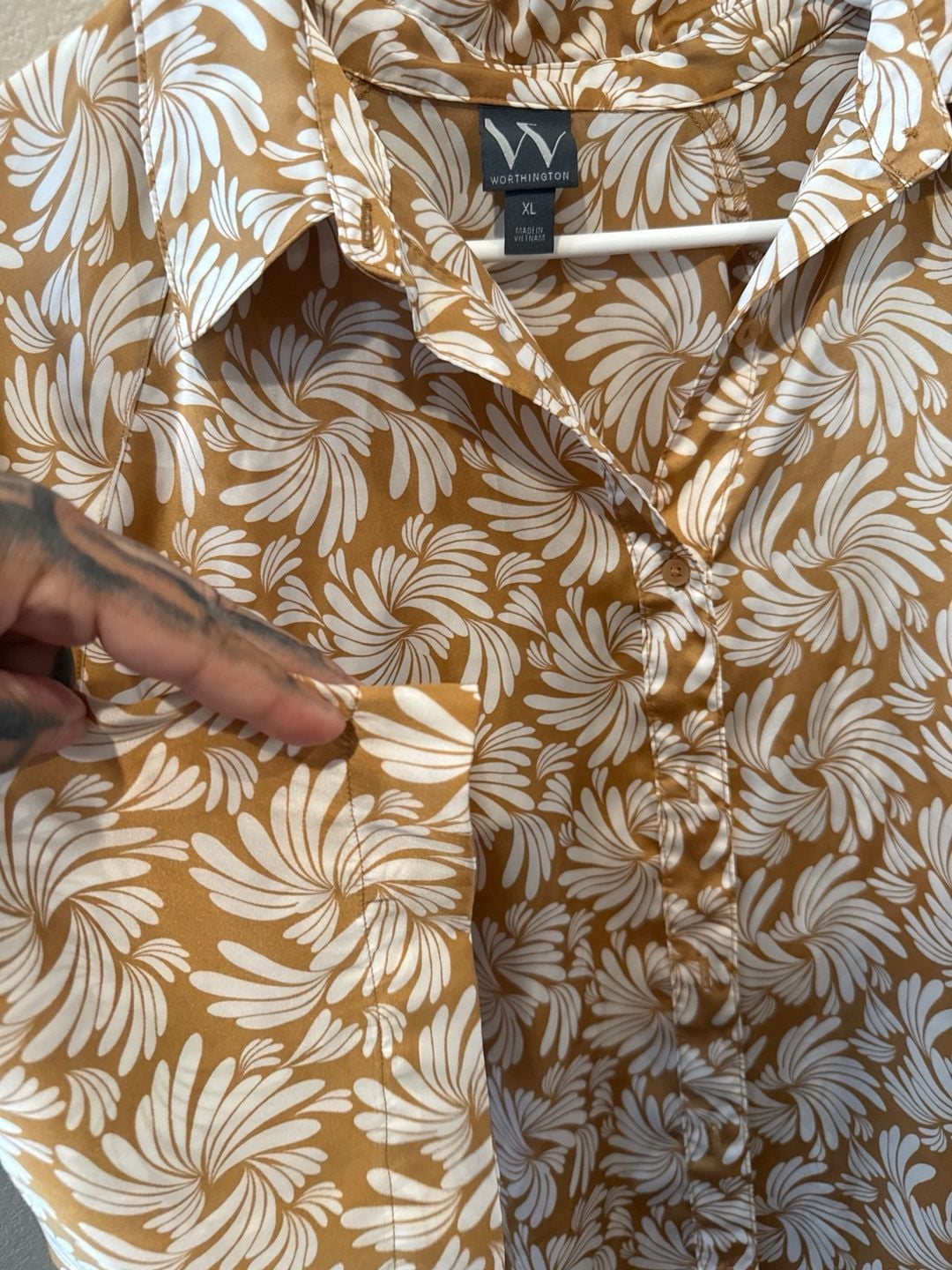Worthington Vintage Women's Brown and White Swirl Floral AOP Blouse Sz.XL 7
