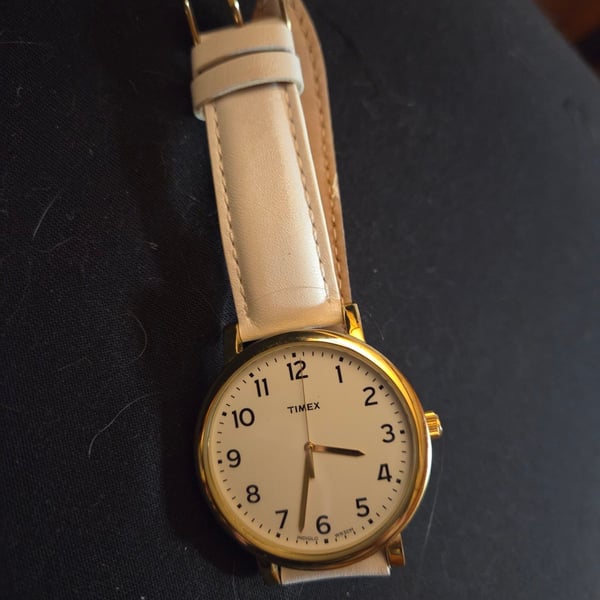 Timex Easy Reader Gold Tone Case White Leather Strap Watch