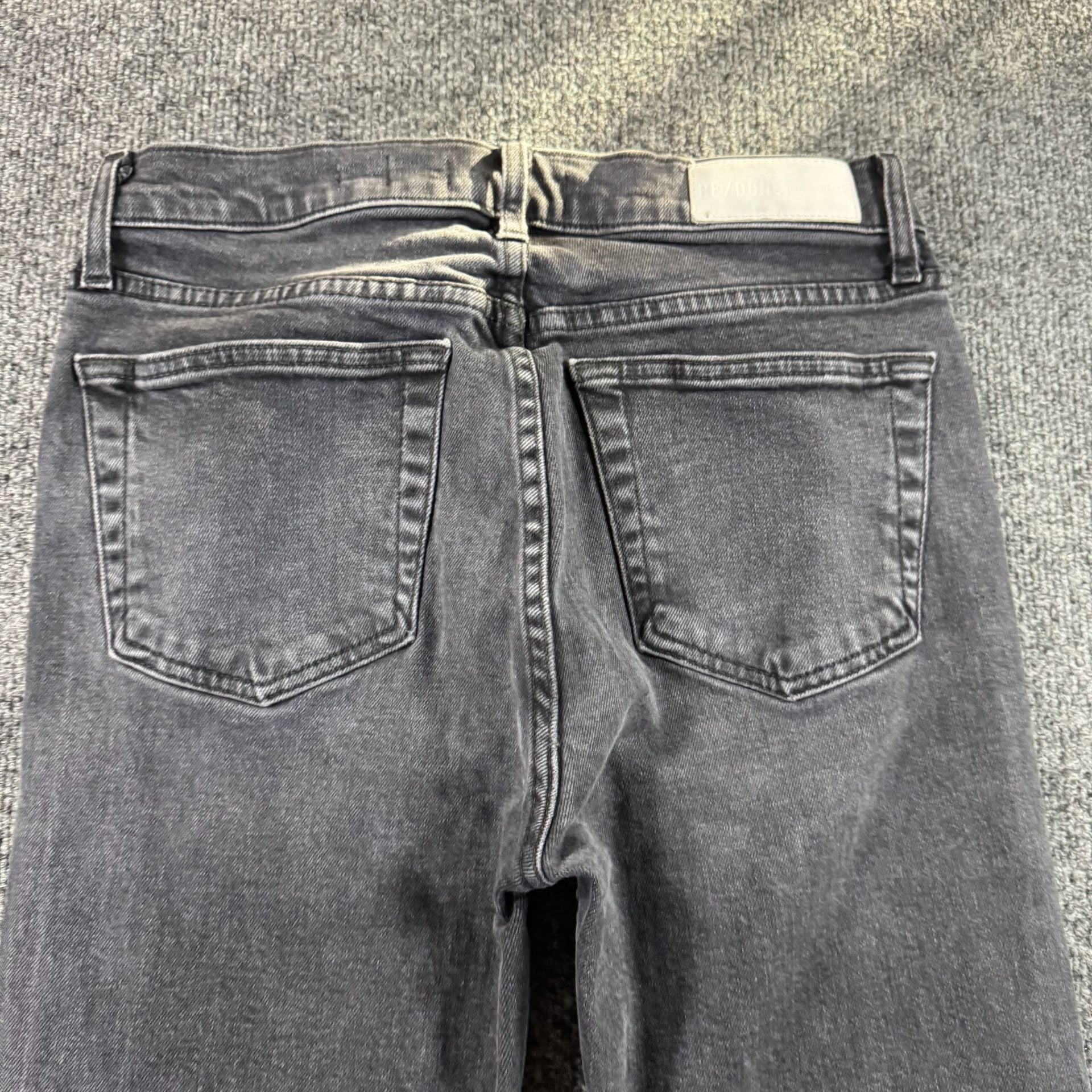 RE/DONE Originals High-Rise Straight Leg Jeans A
USA MADE 19