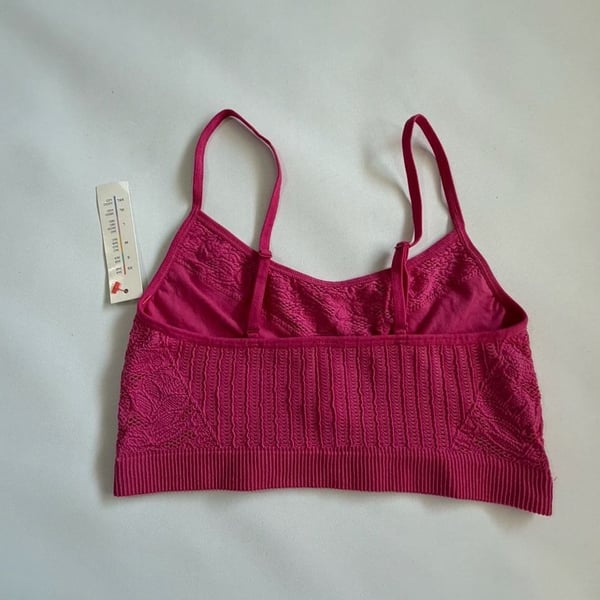 Colsie Women's Seamless Crochet-Look Scoop Neck Bralette Pink size M