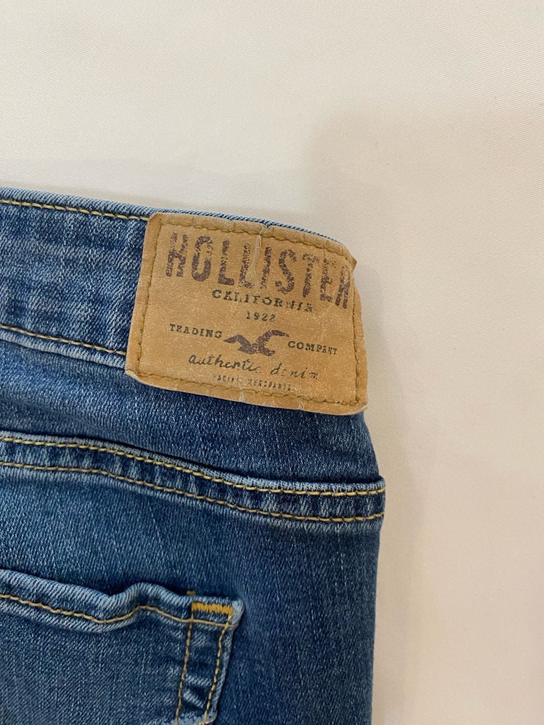 Hollister Super Skinny Low Rise Jeans Medium Wash Women's Size 5S (W27 L28) 9