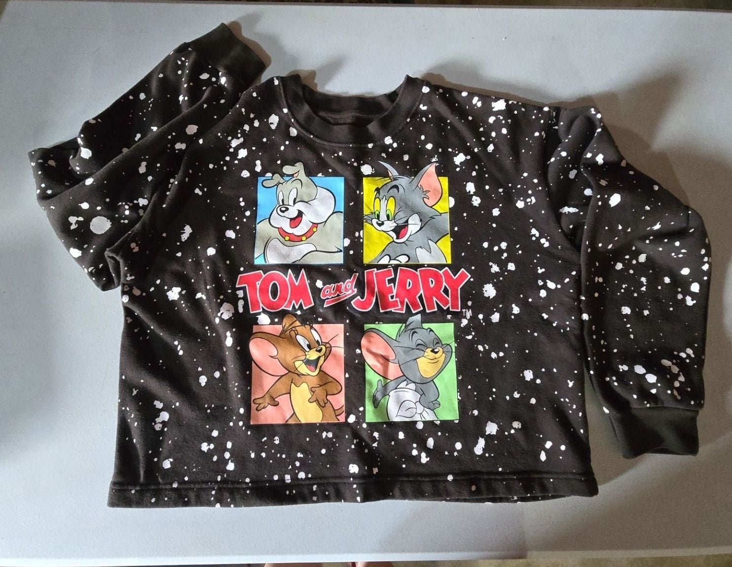 Tom & Jerry Paint Splatter Print Cropped Sweatshirt 2