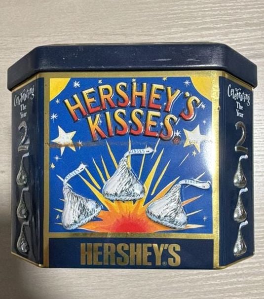 Vintage 1999 Hershey's Kisses Millennium Series Canister #4 Commemorative Tin 4