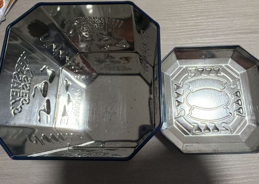 Vintage 1999 Hershey's Kisses Millennium Series Canister #4 Commemorative Tin 6