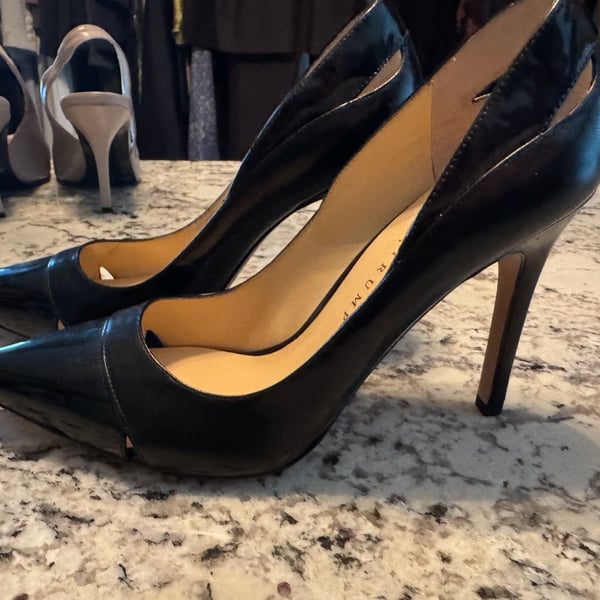 Ivanka Trump Black Leather and Patent Pointed-Toe Stiletto Pumps Size 8.5M