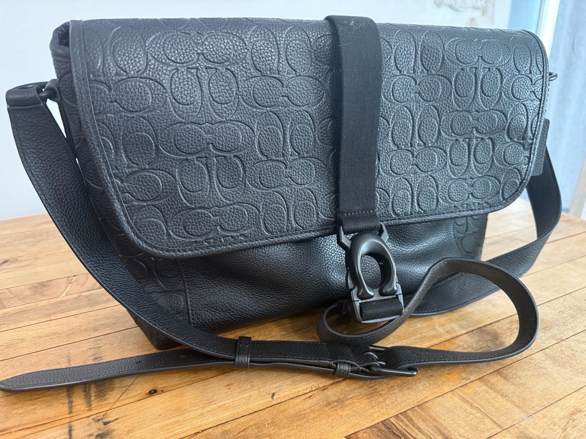 Coach Beck Messenger Bag in Signature Debossed Pebble Leather 2
