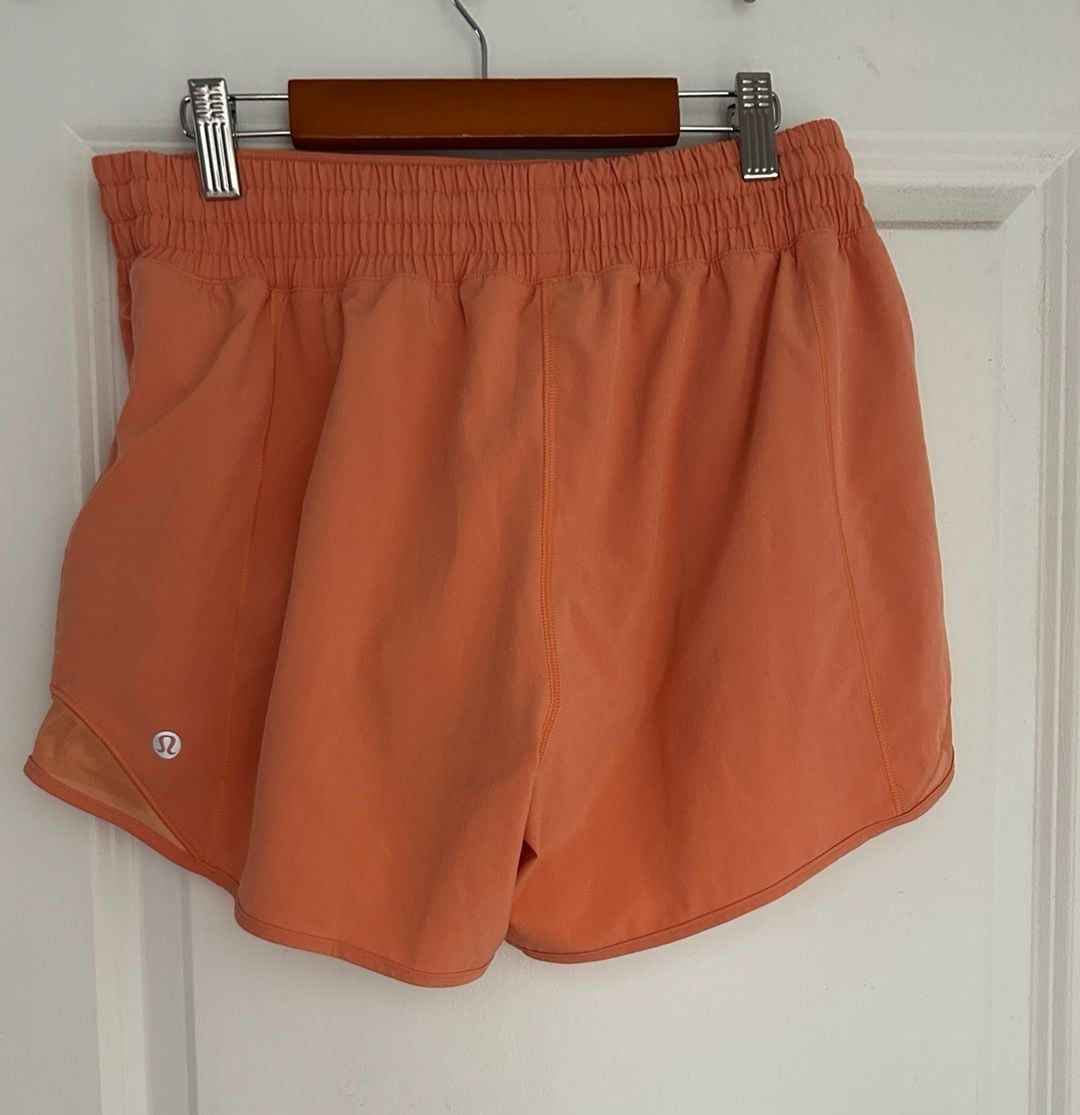 Lululemon Hotty Hot High-Rise Lined Short 4" size 8 4