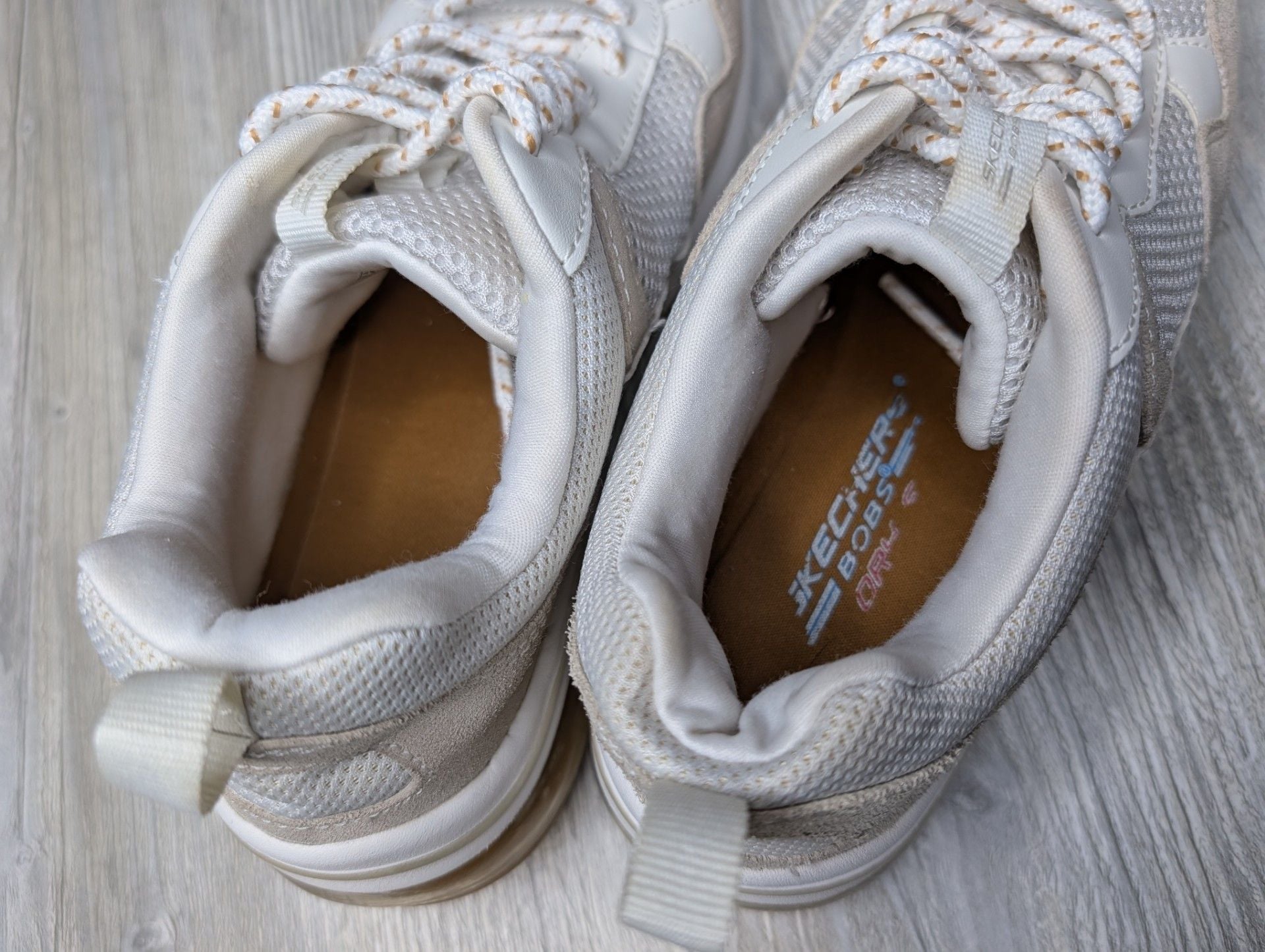 BOBS from Skechers Pulse Air Cream Mesh and Suede Sneakers 7.5 5