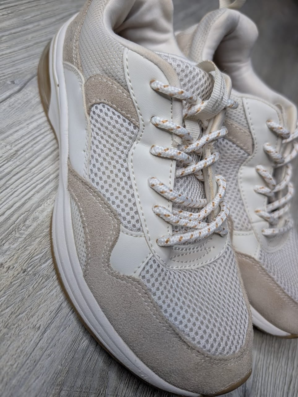 BOBS from Skechers Pulse Air Cream Mesh and Suede Sneakers 7.5 7