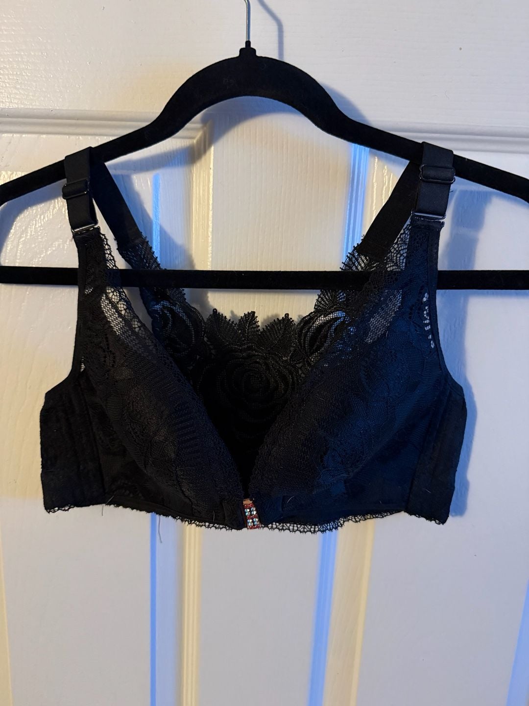 Black Rose Embroidery Front Closure Wireless Support Bra 1