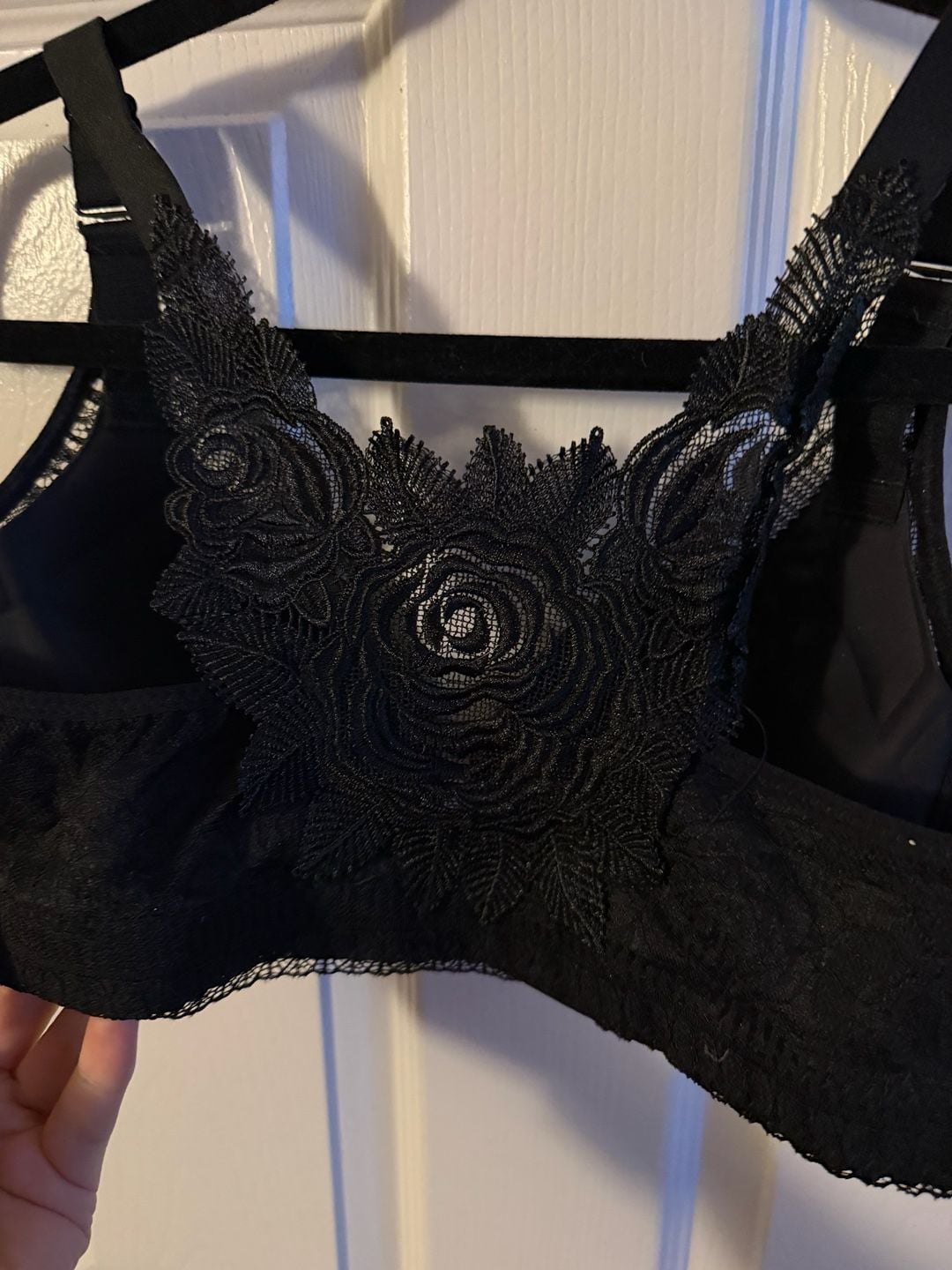 Black Rose Embroidery Front Closure Wireless Support Bra 4