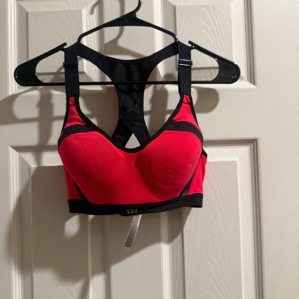 (NWT) Victoria's Secret VSX Sport Maximum Support Racerback Sports Bra  34C