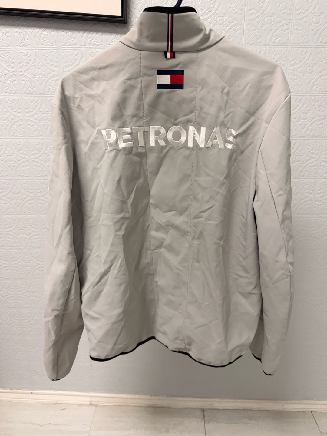 Tommy Hilfiger Mercedes-AMG Petronas Motorsport Softshell Racing Jacket 3
