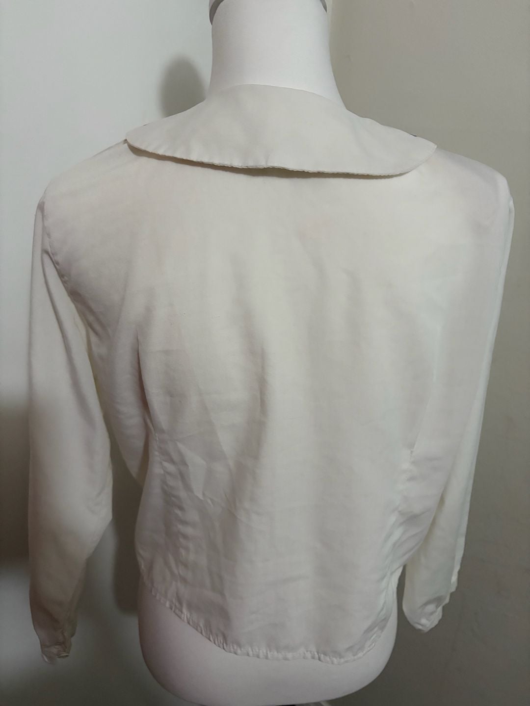 Vintage Long Sleeve Cream Blouse with Floral Embroidered Collar 3