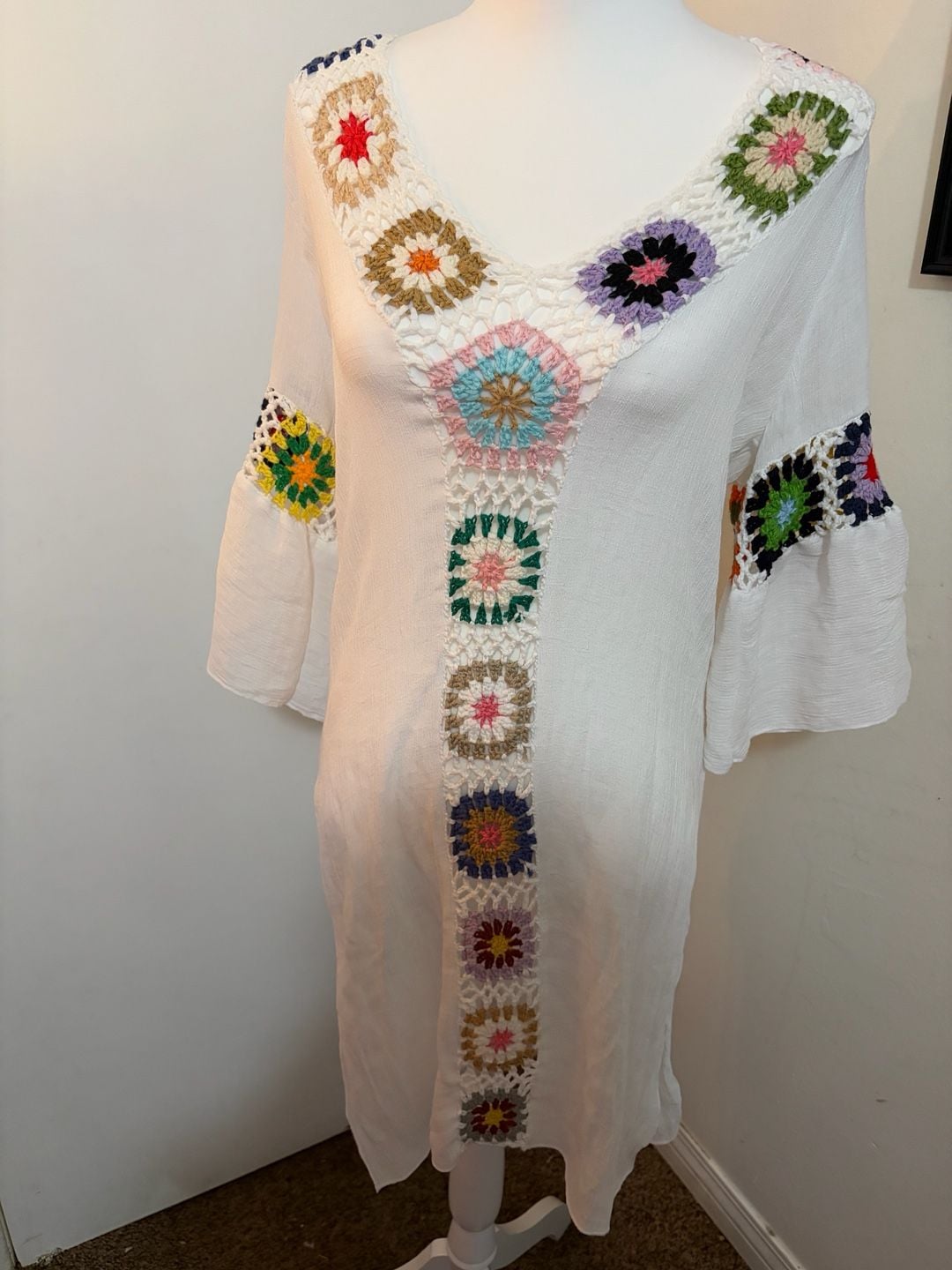3/4 Sleeve White Crochet Floral Tunic 2