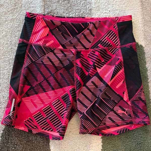 Puma Be Bold Geometric Print Performance Athletic Shorts 5 in