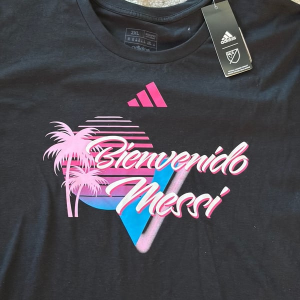 Adidas Inter Miami CF Lionel Messi 'Bienvenido' Graphic Short Sleeve T-Shirt