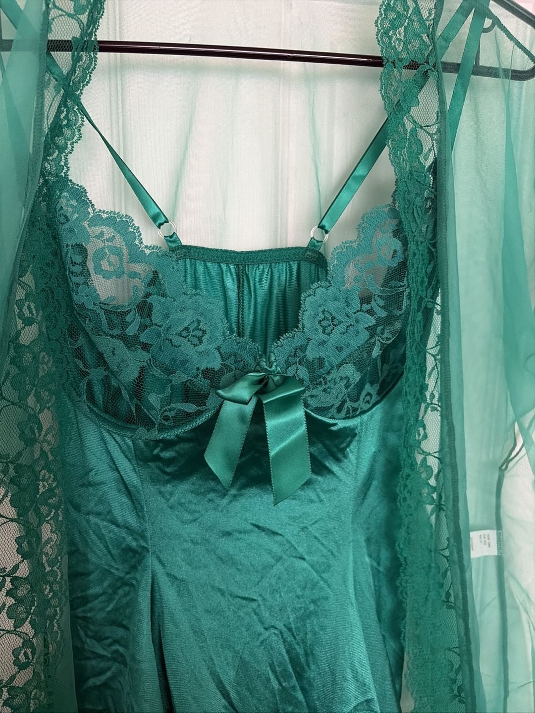 Intimate Attitudes Vintage Emerald Green Lace Babydoll Lingerie Set with Matching Robe 2
