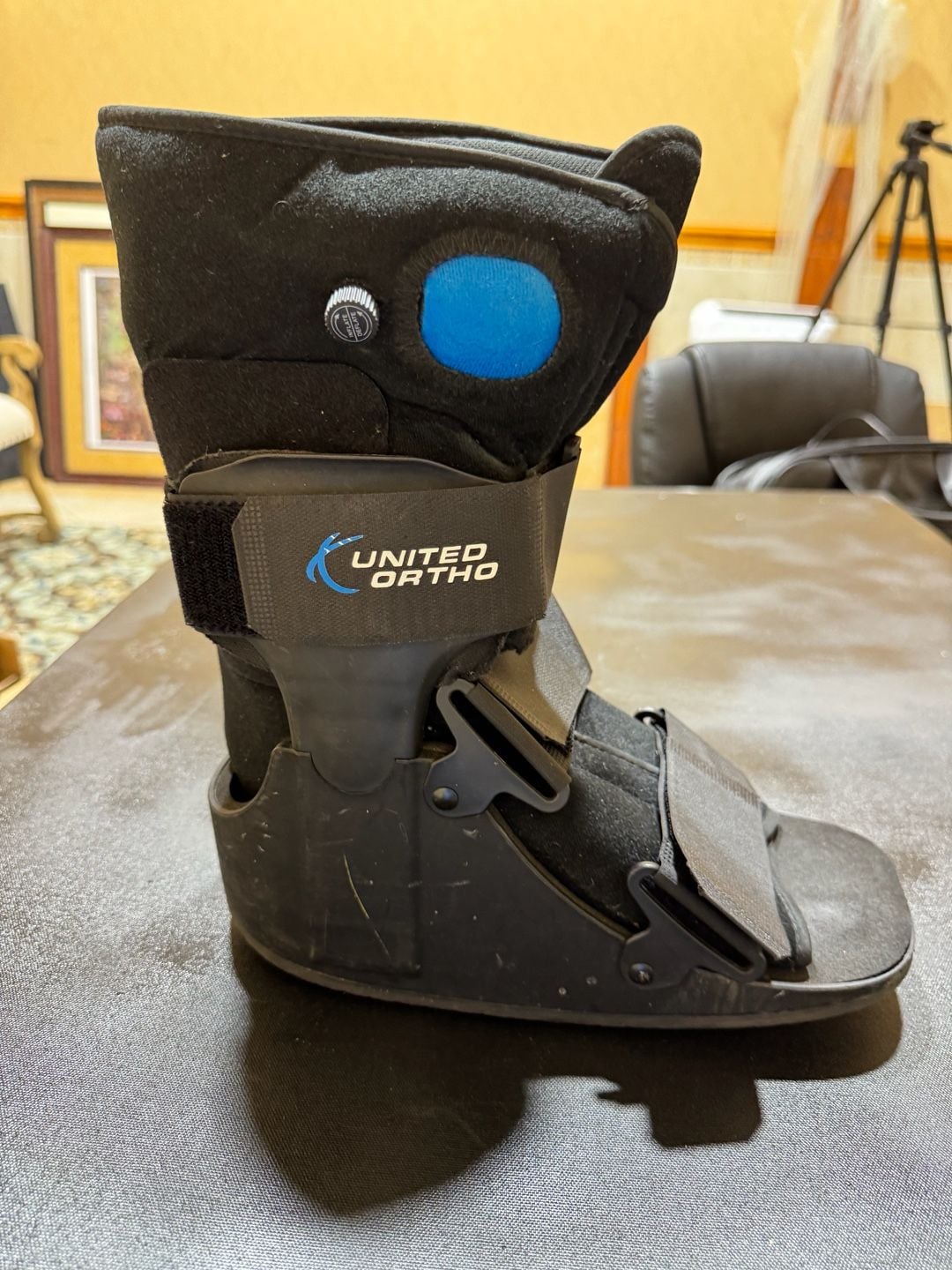 United Ortho USA14115 Short Air Cam Walker Fracture Boot, Black 12