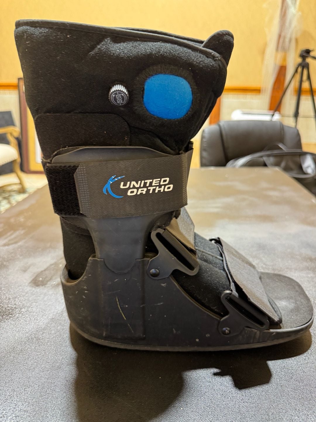 United Ortho USA14115 Short Air Cam Walker Fracture Boot, Black 13