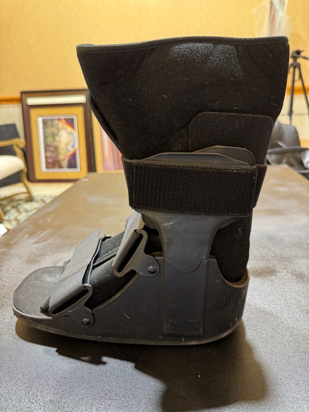 United Ortho USA14115 Short Air Cam Walker Fracture Boot, Black 19