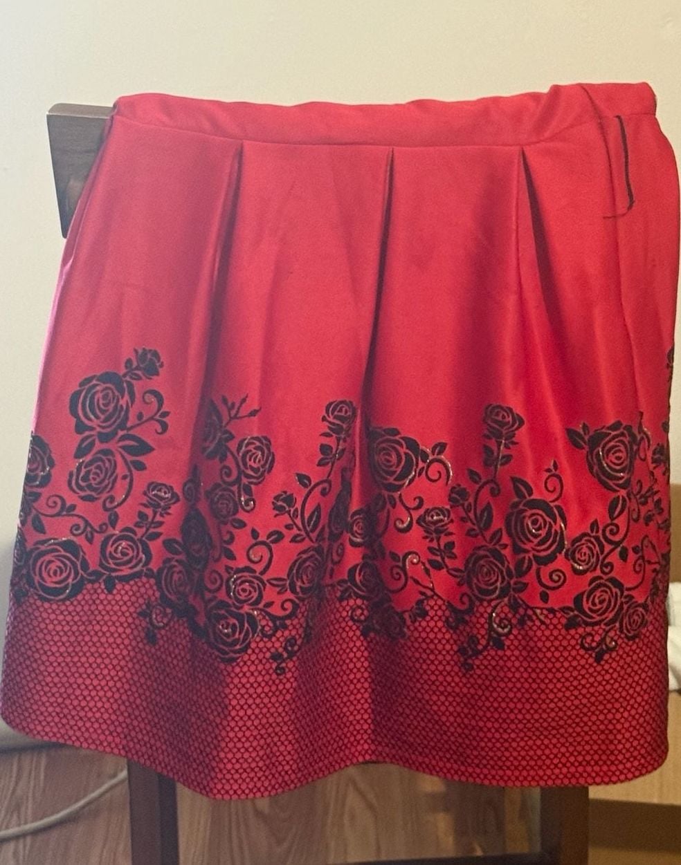 Knit Works Girls Red Pleated Party Dress with Black Floral Print, Size 16 1/2 3